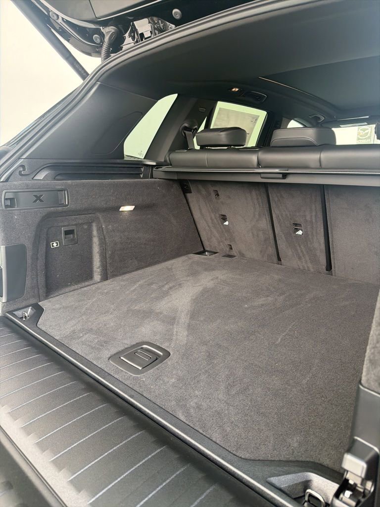 New 2026 BMW X5 xDrive40i w/ Climate Comfort Package image 11
