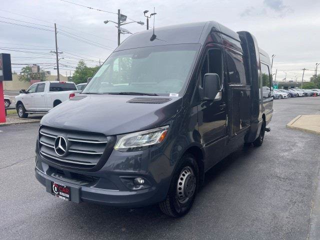 Used 2020 Mercedes-Benz Sprinter 4500 w/ Premium Plus Package image 3