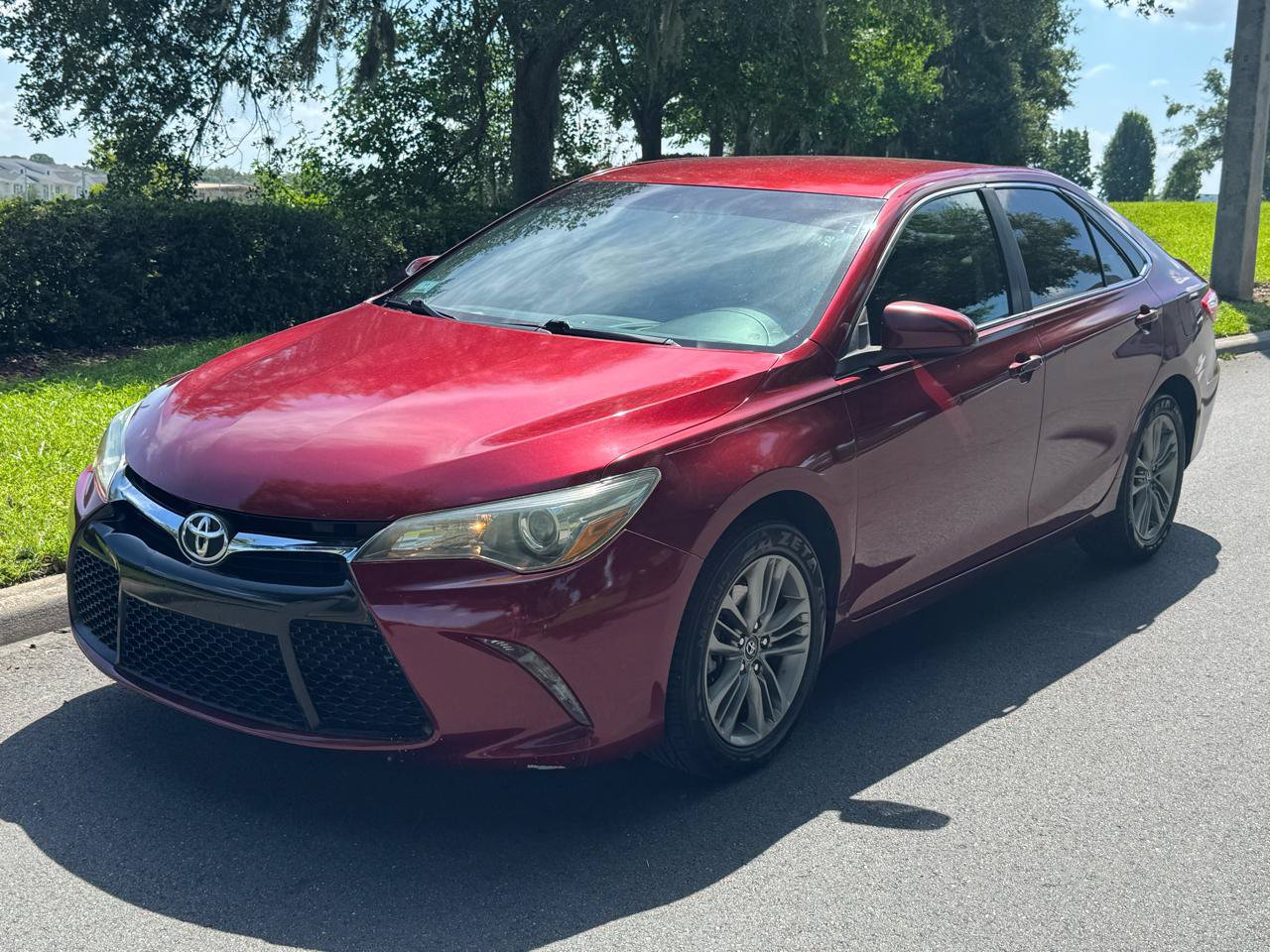 Used 2016 Toyota Camry SE FWD image 2