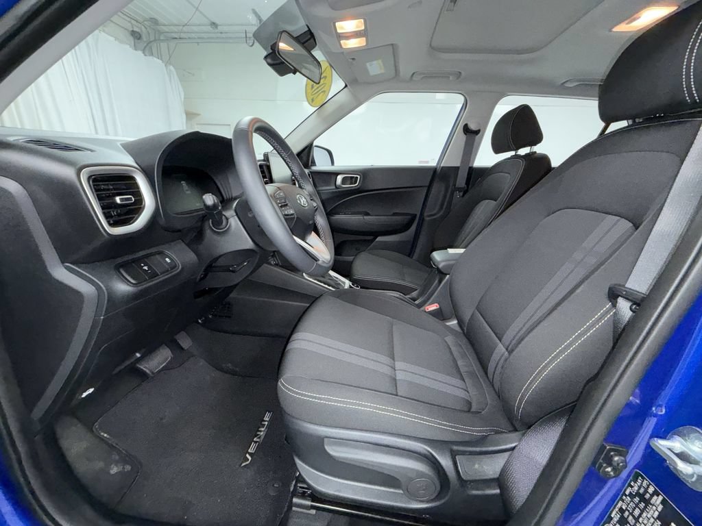 Used 2026 Hyundai Venue SEL FWD image 12