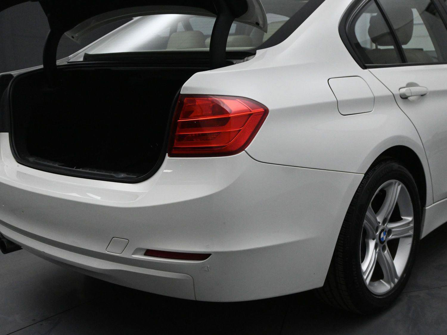 Used 2014 BMW 328i xDrive Sedan AWD/4WD image 15