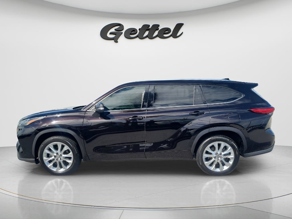 Certified 2021 Toyota Highlander Limited FWD image 8