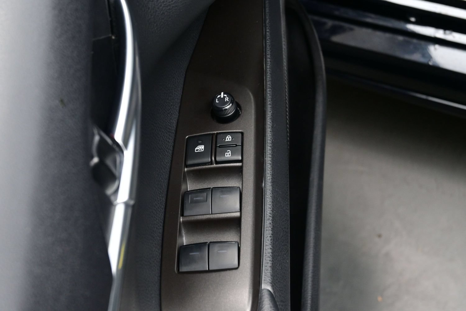Used 2024 Toyota Camry SE FWD image 10