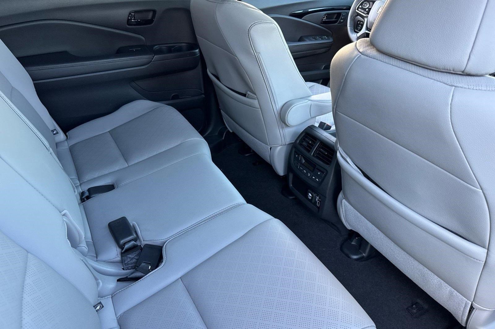 Certified 2023 Honda Passport Elite image 30