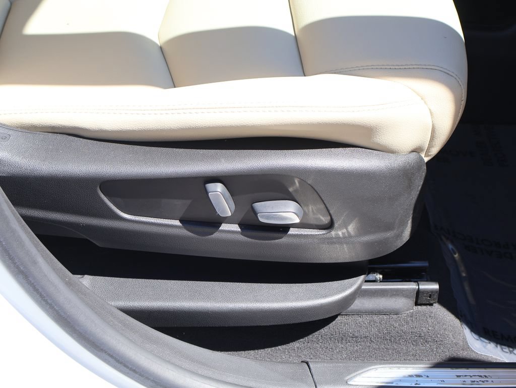 Used 2017 Cadillac XT5 FWD image 9