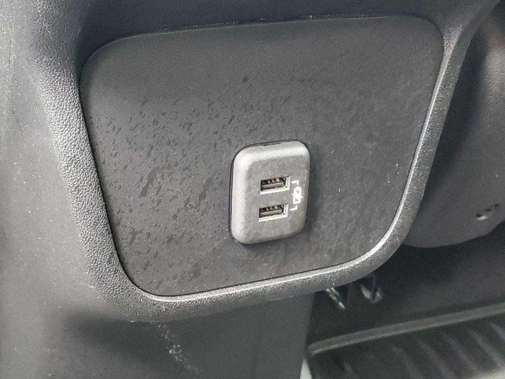Used 2019 Chevrolet Equinox LT w/ Driver Convenience Package AWD/4WD image 26