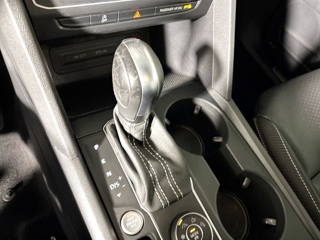 Certified 2021 Volkswagen Atlas Cross Sport SE w/ Panoramic Sunroof Package image 17