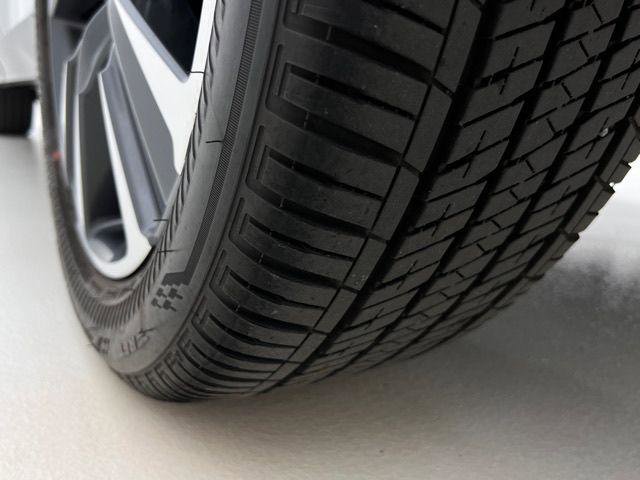 Certified 2025 Lexus UX 300h AWD w/ Accessory Package (Z1) image 34