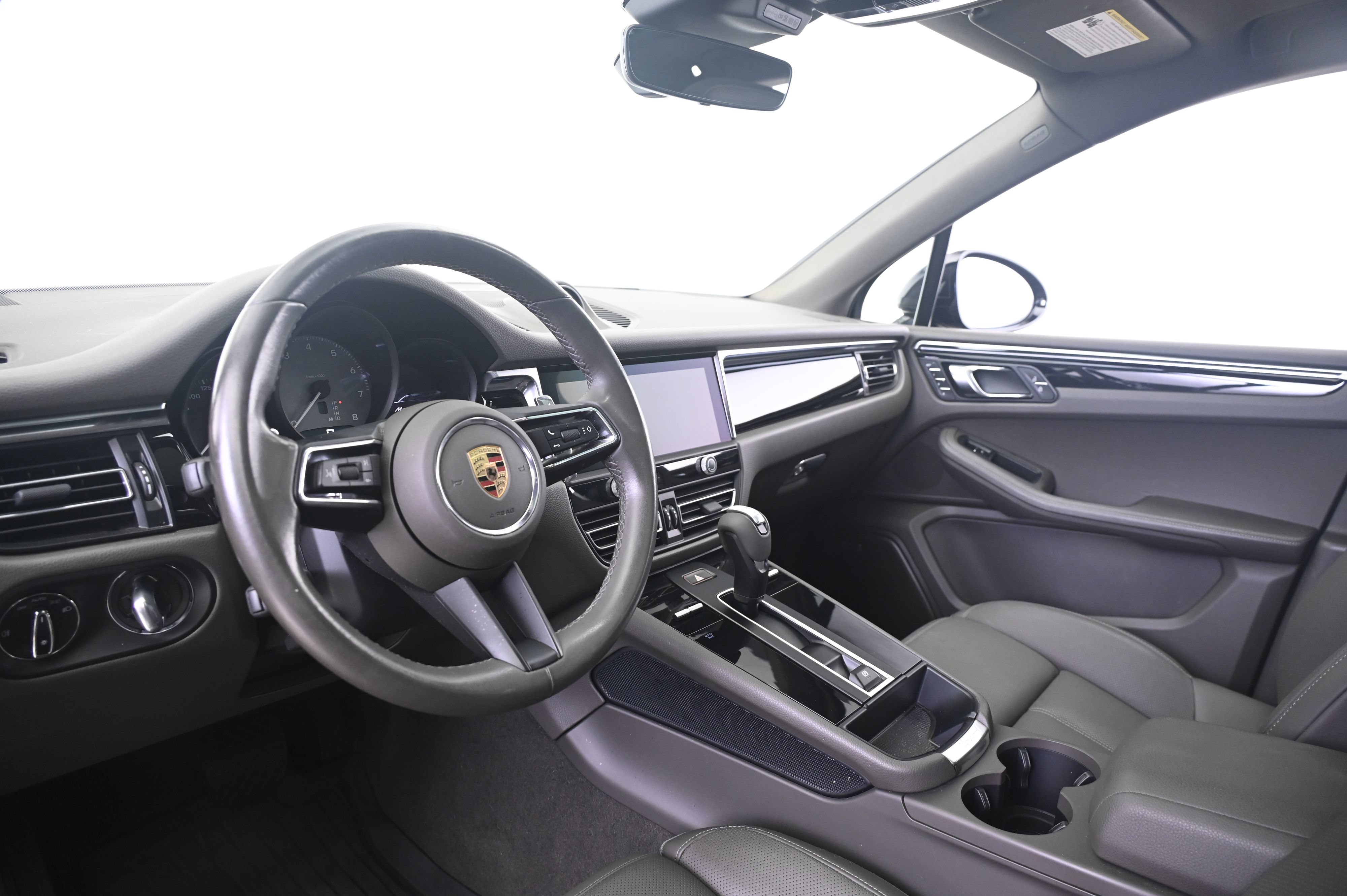 Certified 2024 Porsche Macan S AWD/4WD image 28