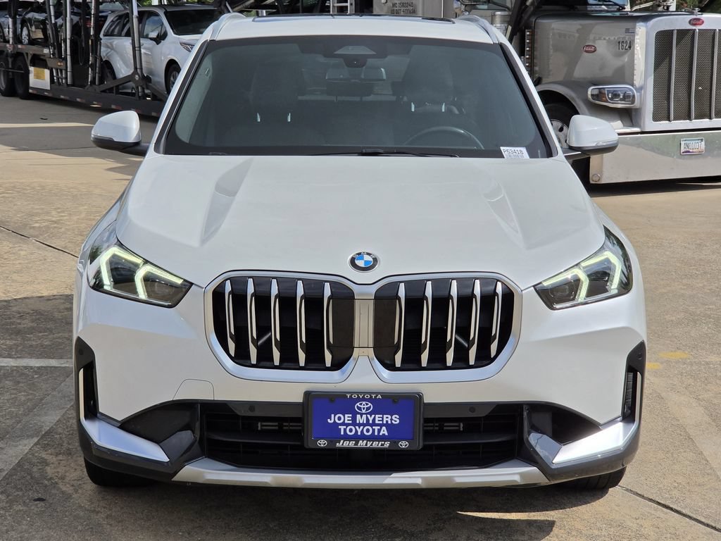 Used 2025 BMW X1 xDrive28i AWD/4WD image 3