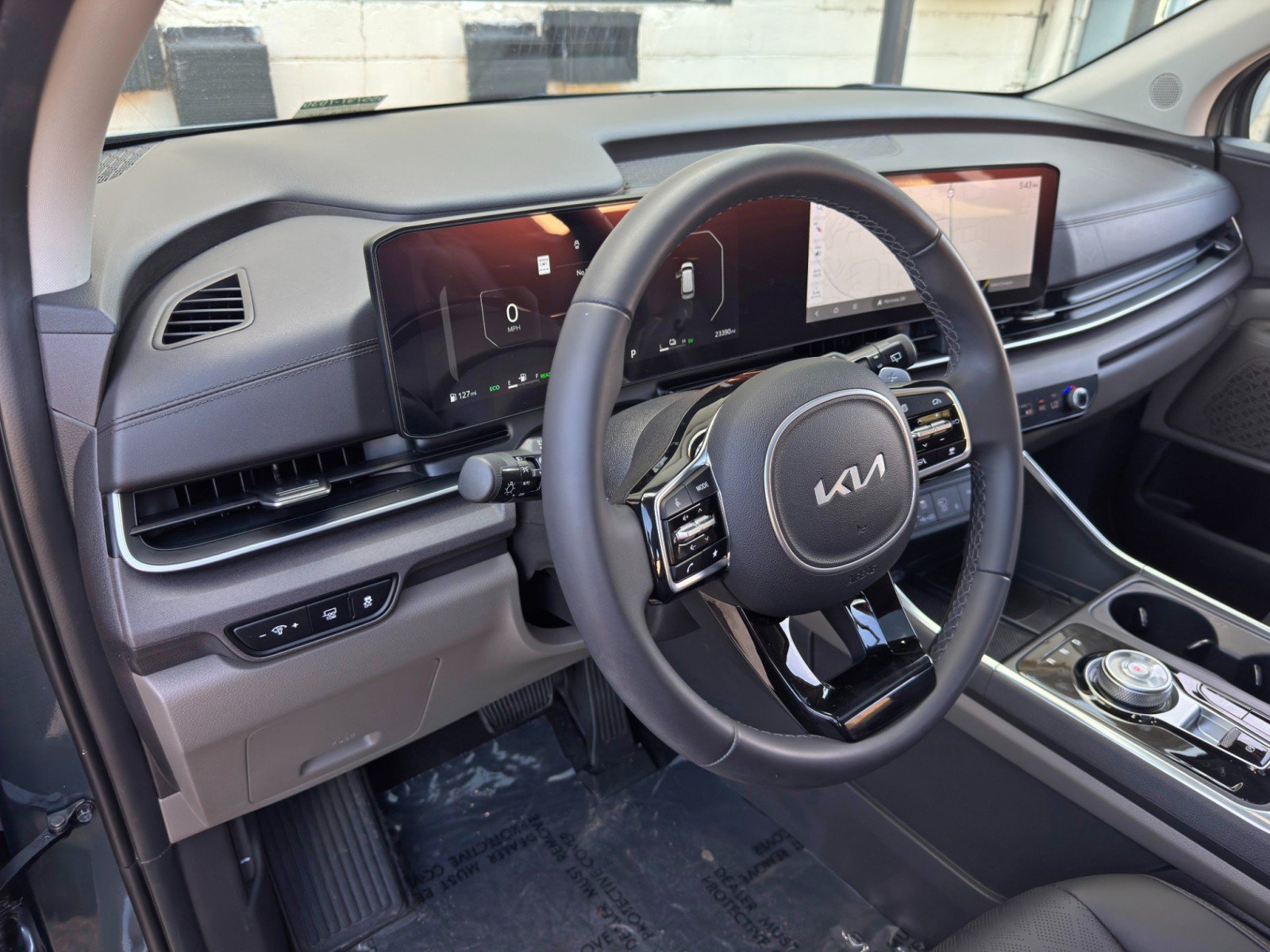 Used 2025 Kia Carnival SX FWD image 14