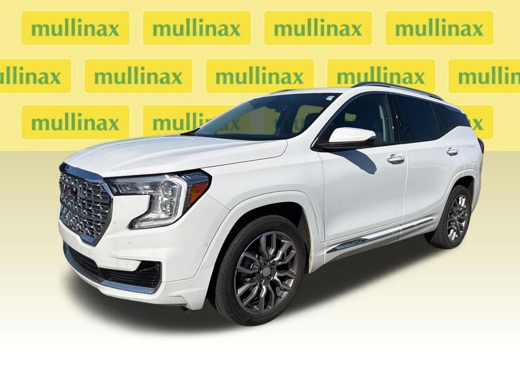 Used 2024 GMC Terrain Denali w/ Denali Premium Package AWD/4WD image 5