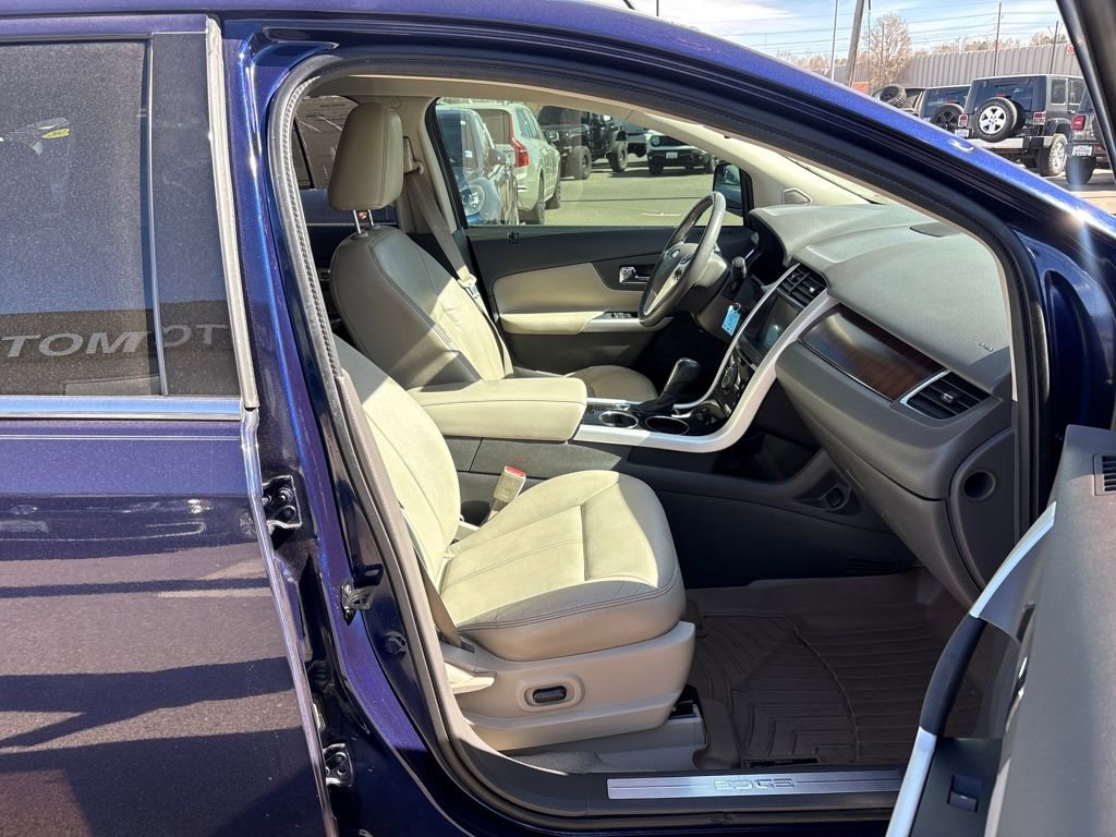 Used 2011 Ford Edge Limited image 26