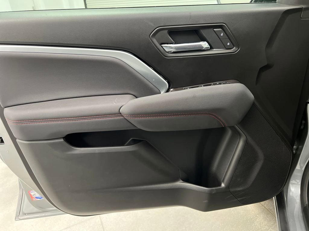 Used 2026 Chevrolet Colorado Z71 image 11