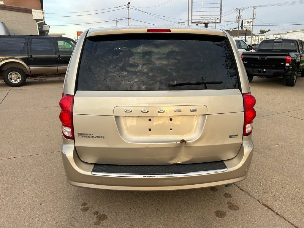Used 2015 Dodge Grand Caravan SE w/ Quick Order Package 29E SE FWD image 4