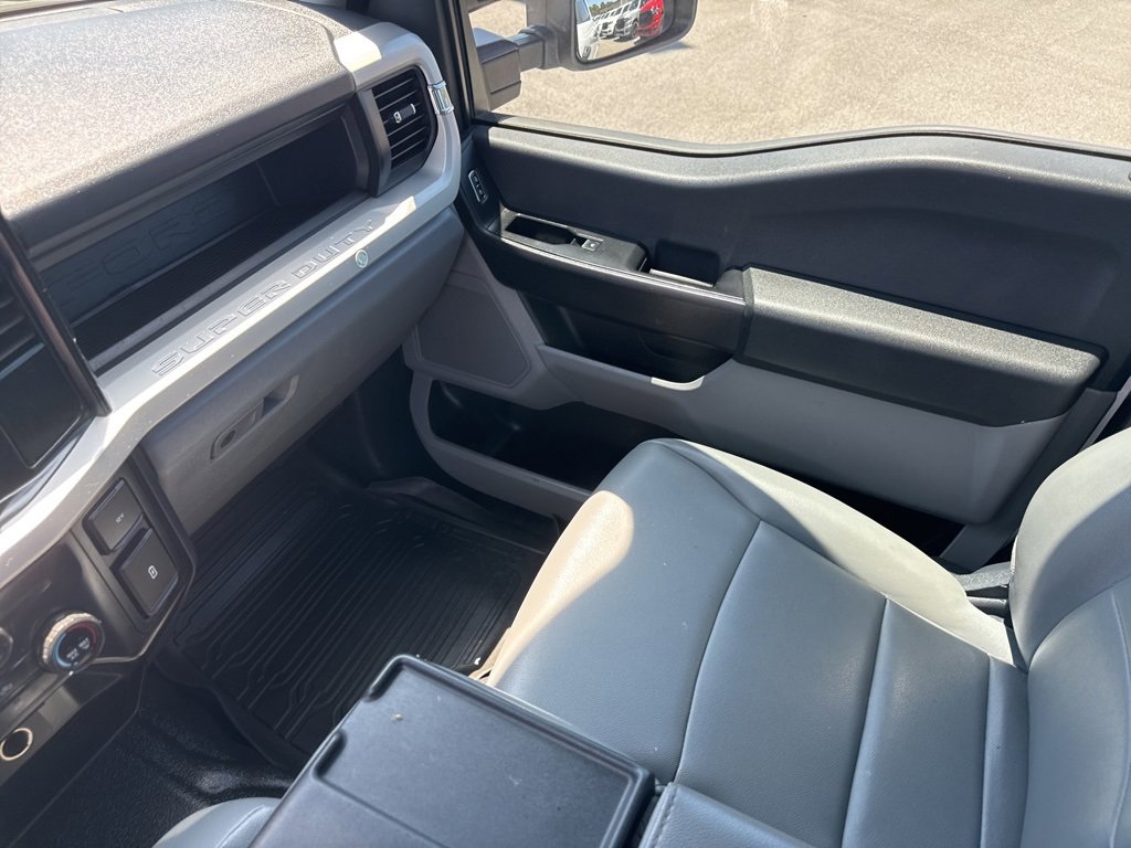 Used 2023 Ford F250 XL w/ XL Chrome Package image 32
