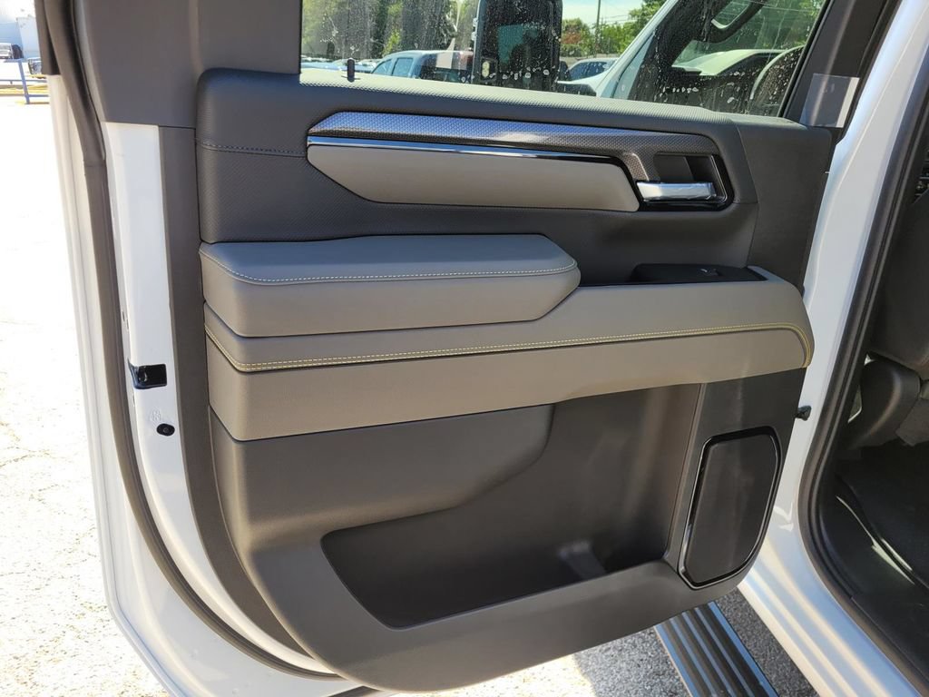 New 2026 Chevrolet Silverado 2500 ZR2 w/ LPO, Dark Essentials Package AWD/4WD image 9
