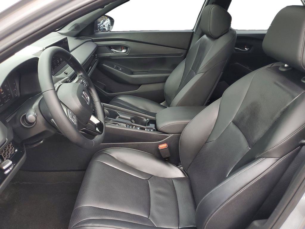 Used 2025 Honda Accord Sport image 9