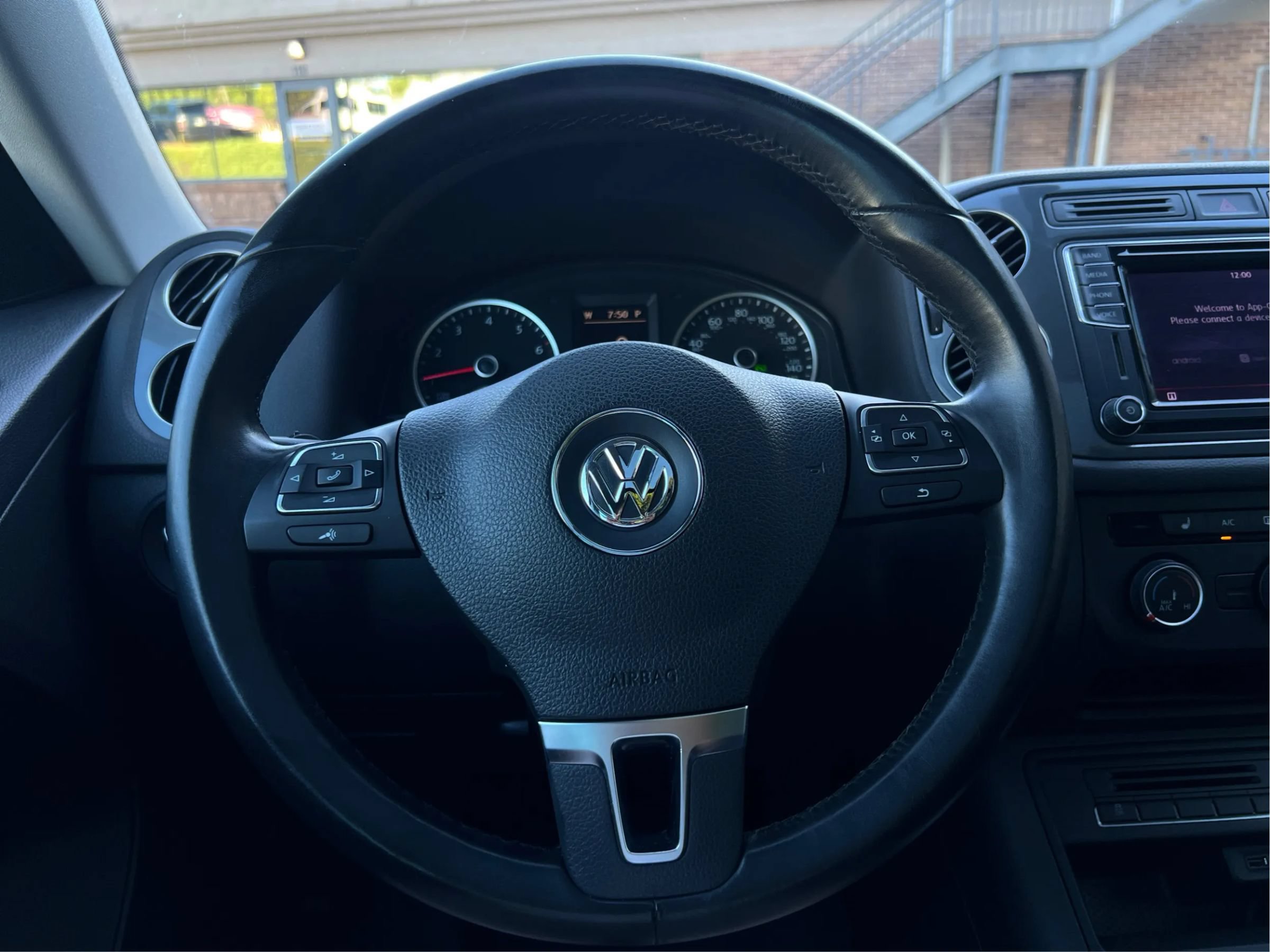 Used 2017 Volkswagen Tiguan Wolfsburg Edition FWD image 30