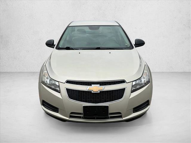 Used 2013 Chevrolet Cruze LS image 2