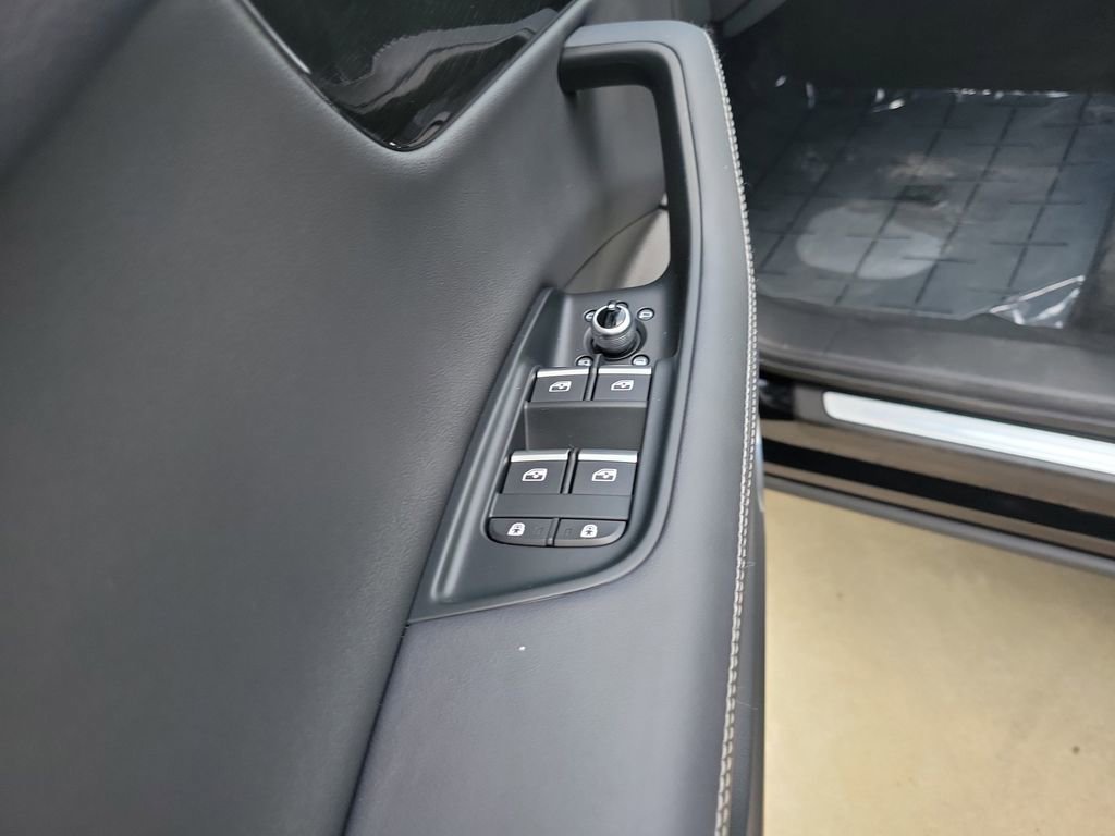 Used 2025 Audi Q7 3.0T Premium Plus AWD/4WD image 11