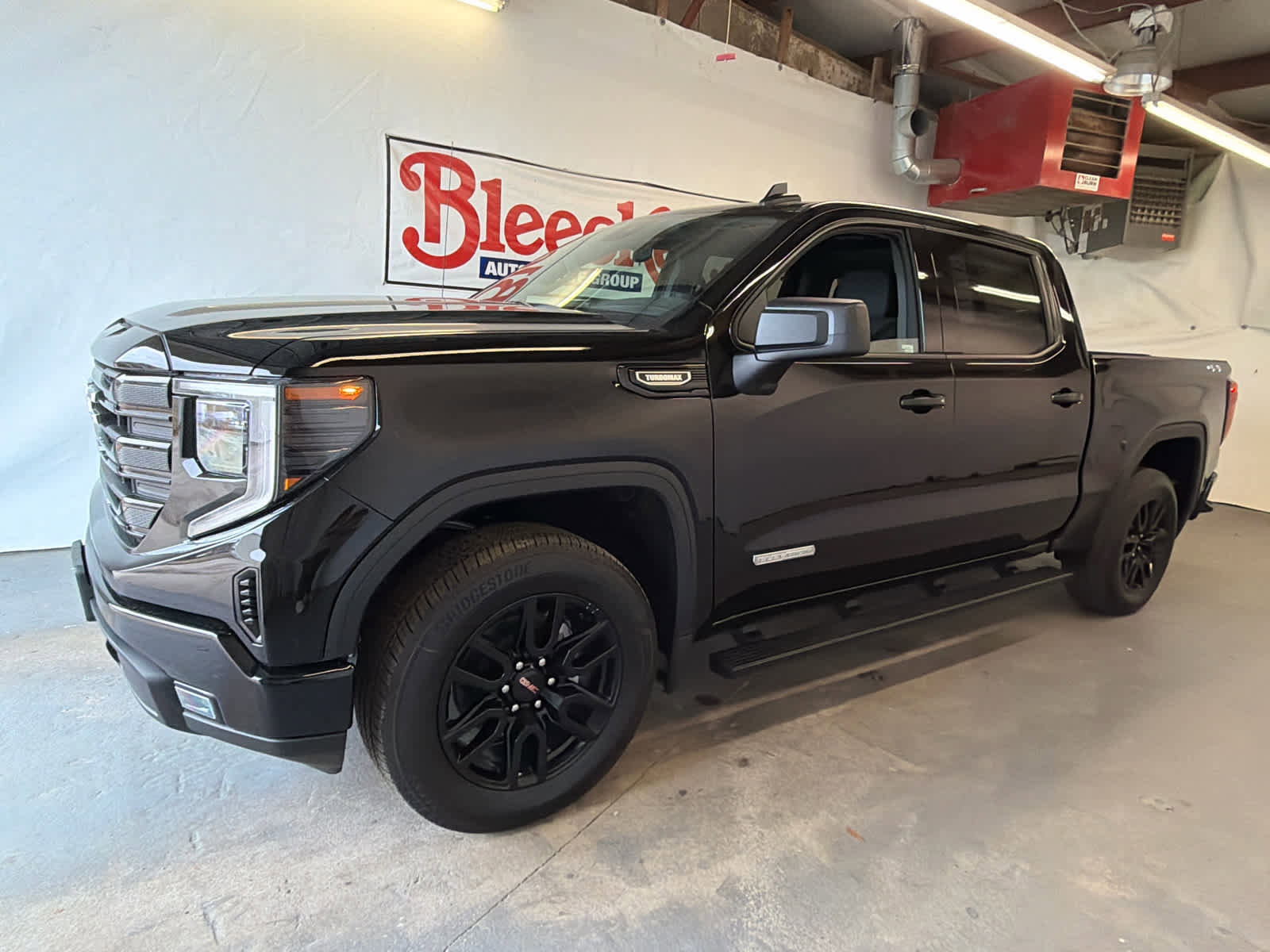 New 2026 GMC Sierra 1500 Elevation image 2