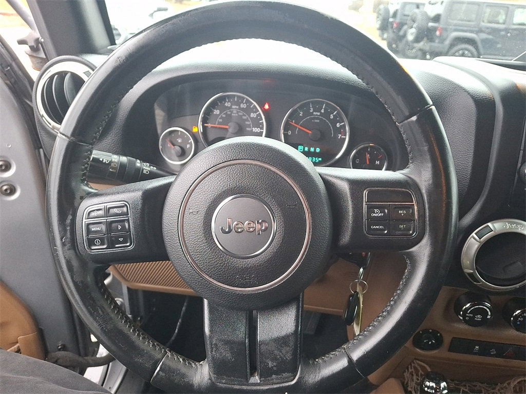 Used 2017 Jeep Wrangler Unlimited Sahara w/ Connectivity Group image 19