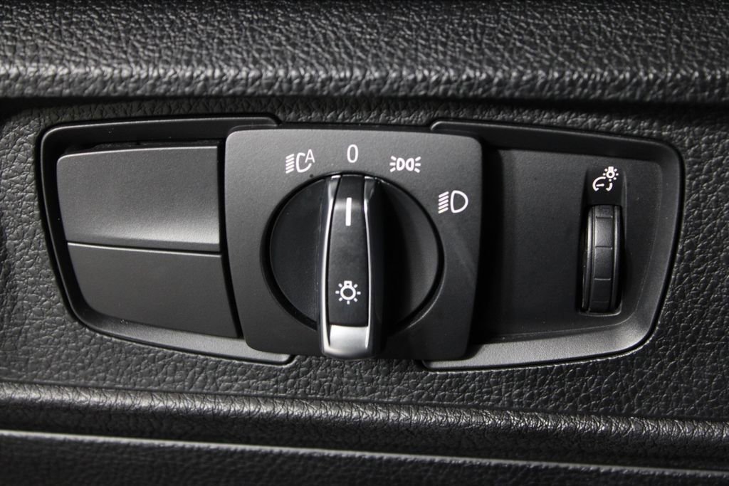 Used 2016 BMW M235i xDrive Convertible image 21