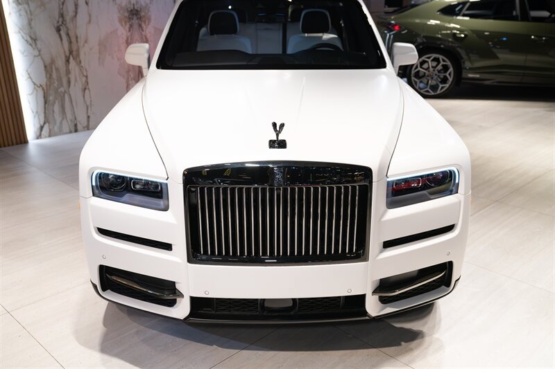 Used 2023 Rolls-Royce Cullinan Black Badge AWD/4WD image 35