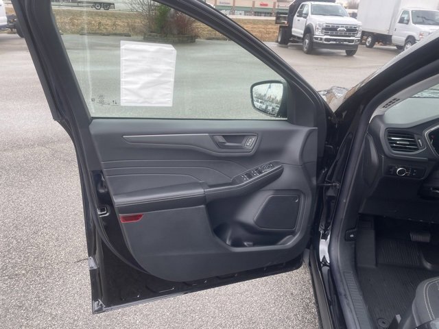 New 2025 Ford Escape Active w/ Cold Weather Package image 18