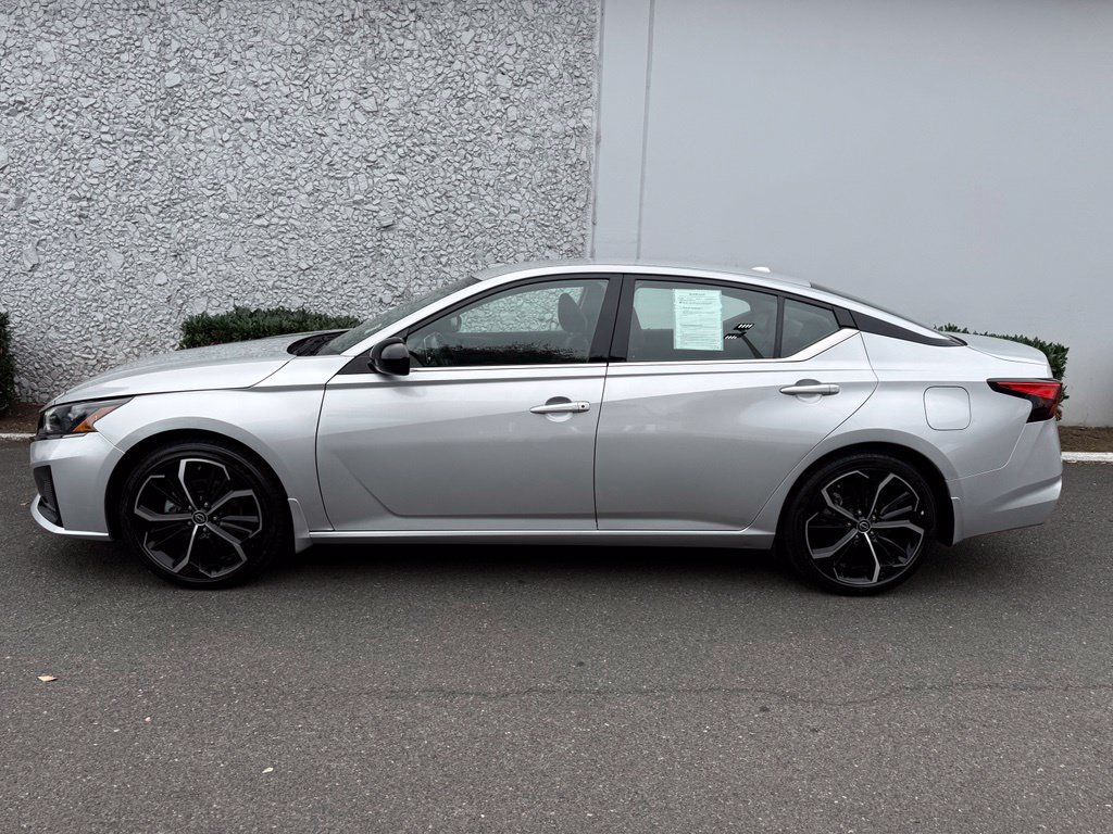Used 2023 Nissan Altima 2.5 SR FWD image 3