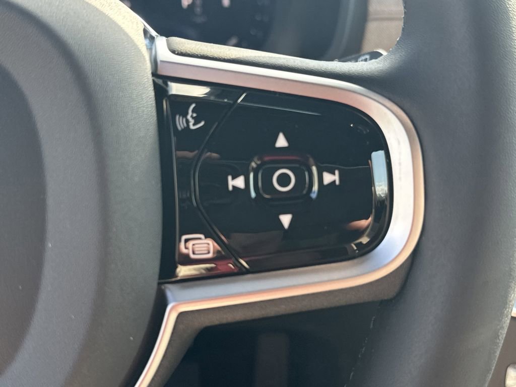 New 2026 Volvo XC90 B6 Plus w/ Protection Package Premier image 20