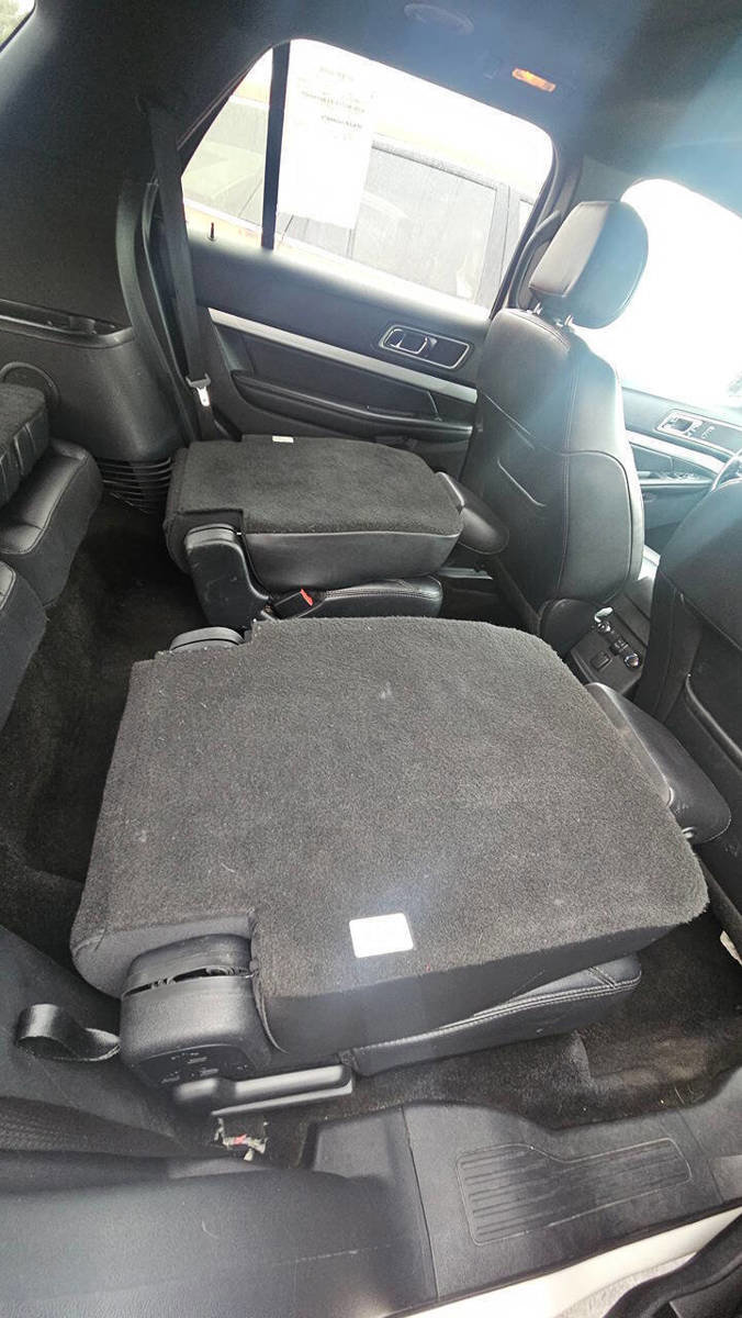 Used 2016 Ford Explorer XLT w/ Equipment Group 202A AWD/4WD image 6