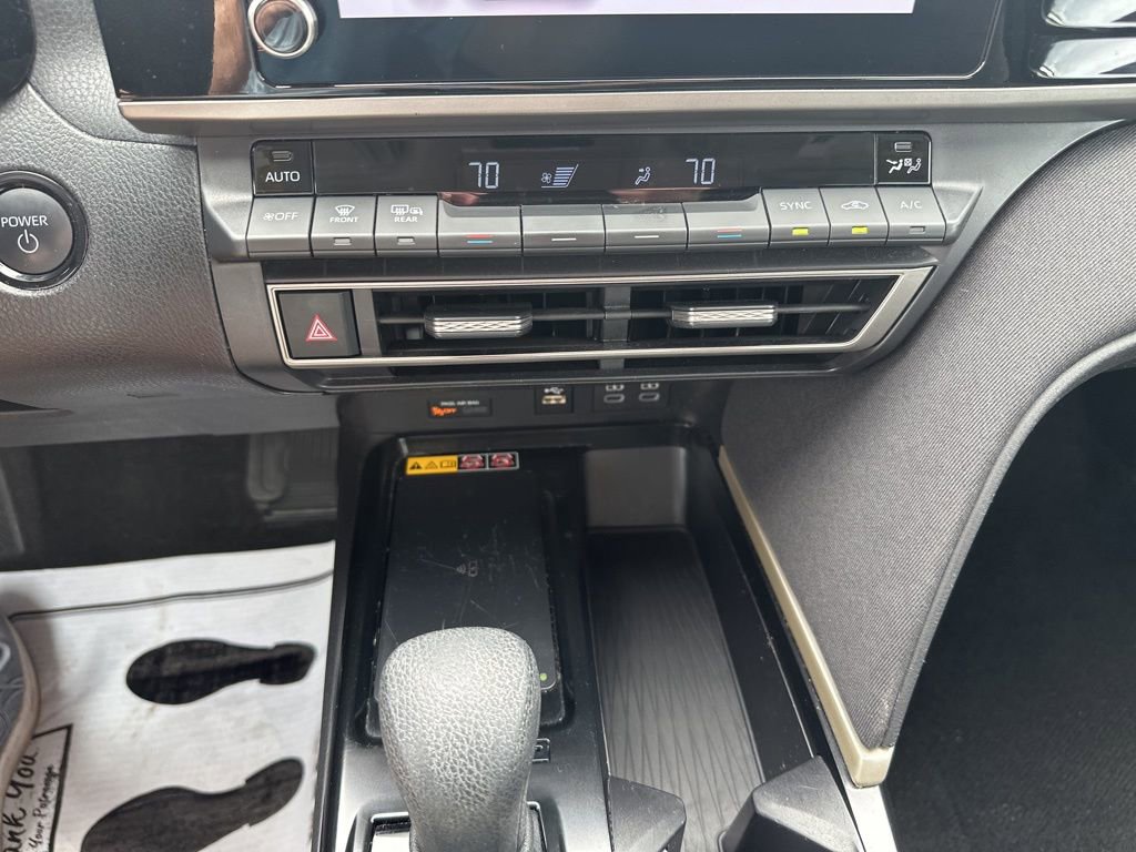 Used 2025 Toyota Camry LE image 20