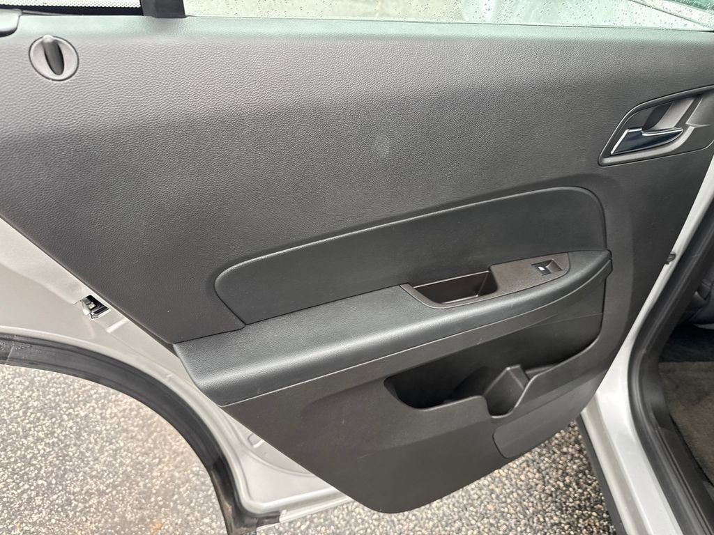 Used 2015 Chevrolet Equinox LS image 21