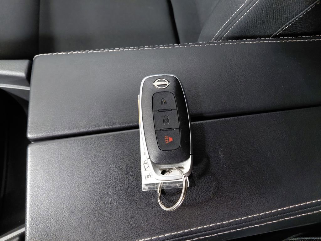 Used 2023 Nissan Rogue S image 29