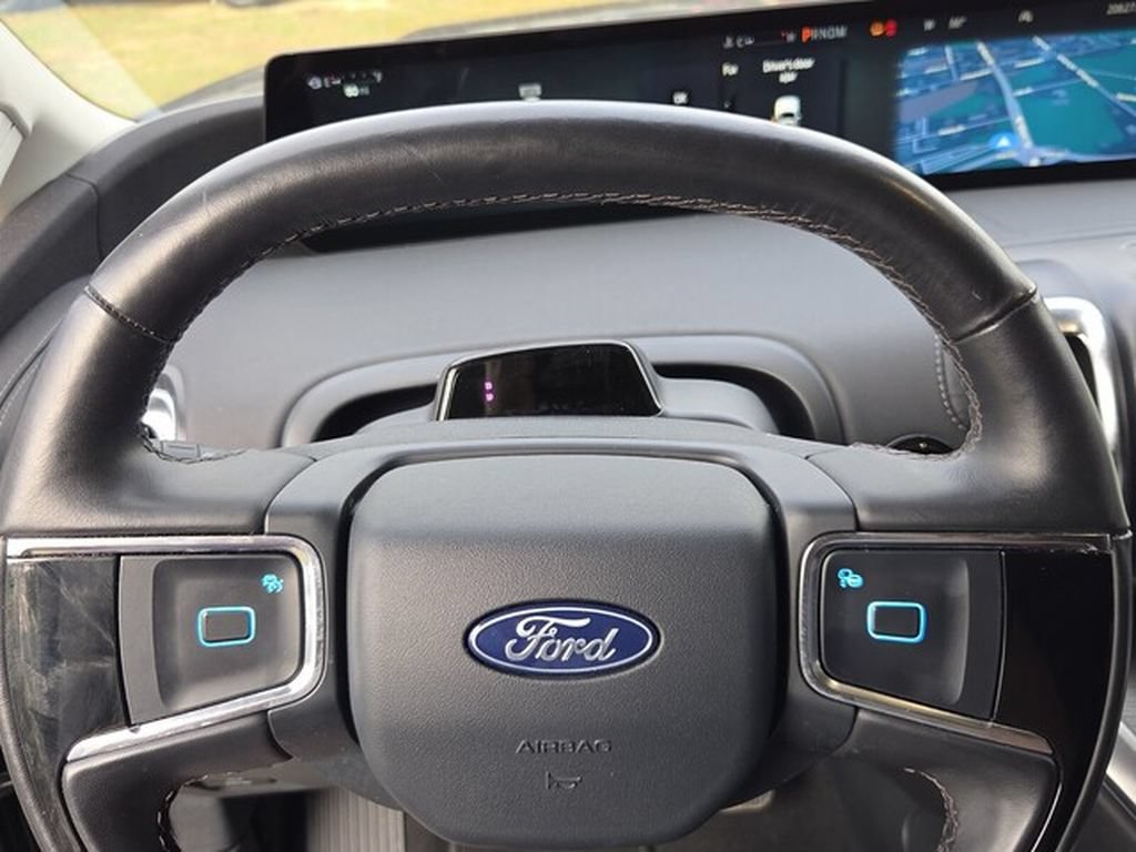 Used 2025 Ford Expedition Platinum AWD/4WD image 25