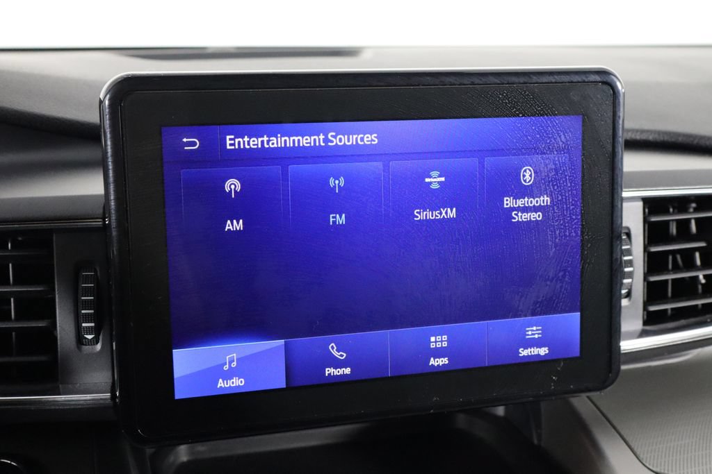 Used 2022 Ford Explorer XLT w/ Equipment Group 202A AWD/4WD image 32
