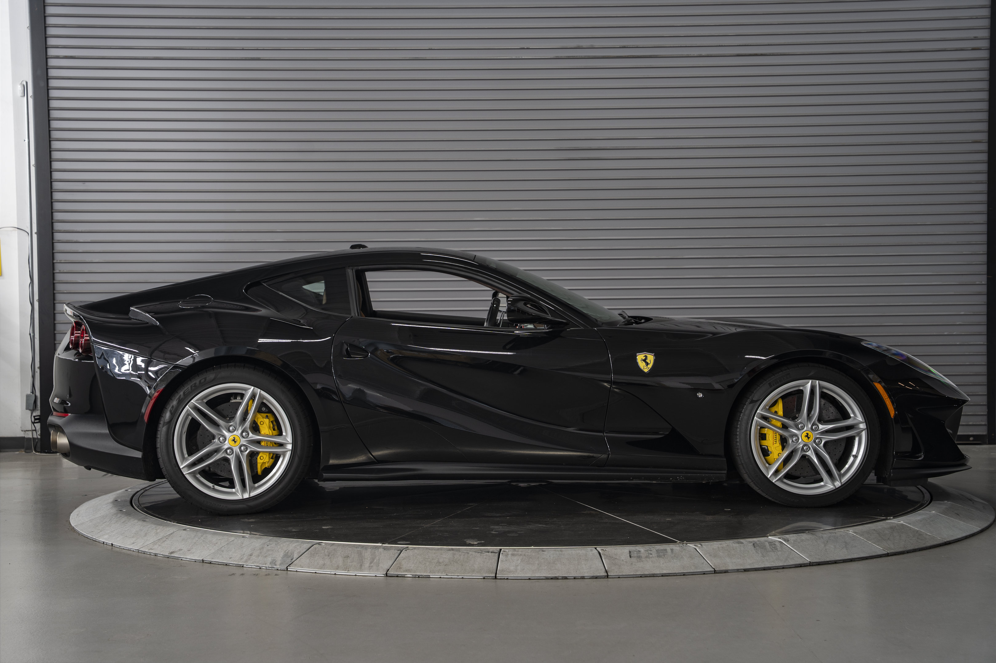 Used 2019 Ferrari 812 Superfast RWD image 6