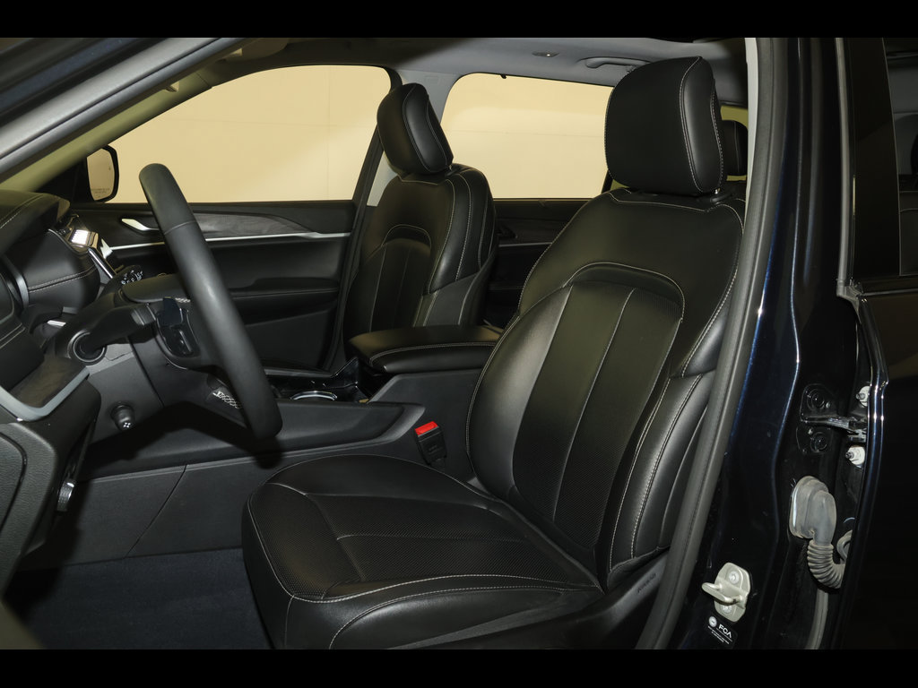 Certified 2023 Jeep Grand Cherokee L Limited w/ Luxury Tech Group II AWD/4WD image 26