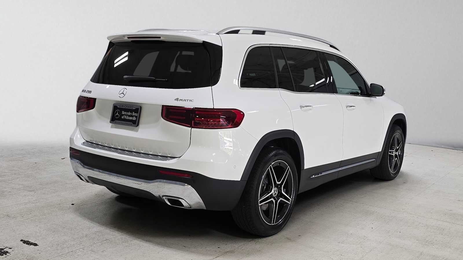 Certified 2026 Mercedes-Benz GLB 250 4MATIC image 3
