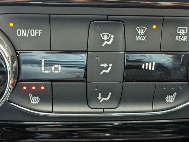 Used 2025 Chevrolet Trax ACTIV w/ Sunroof Package image 6