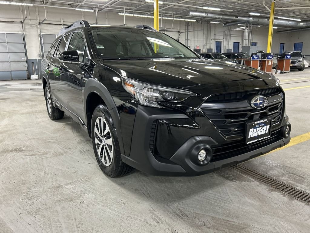 Certified 2025 Subaru Outback Premium image 2
