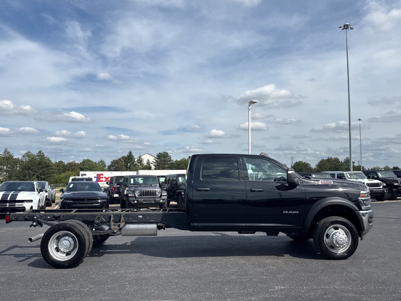 Used 2025 RAM 5500 4x4 Crew Cab image 2