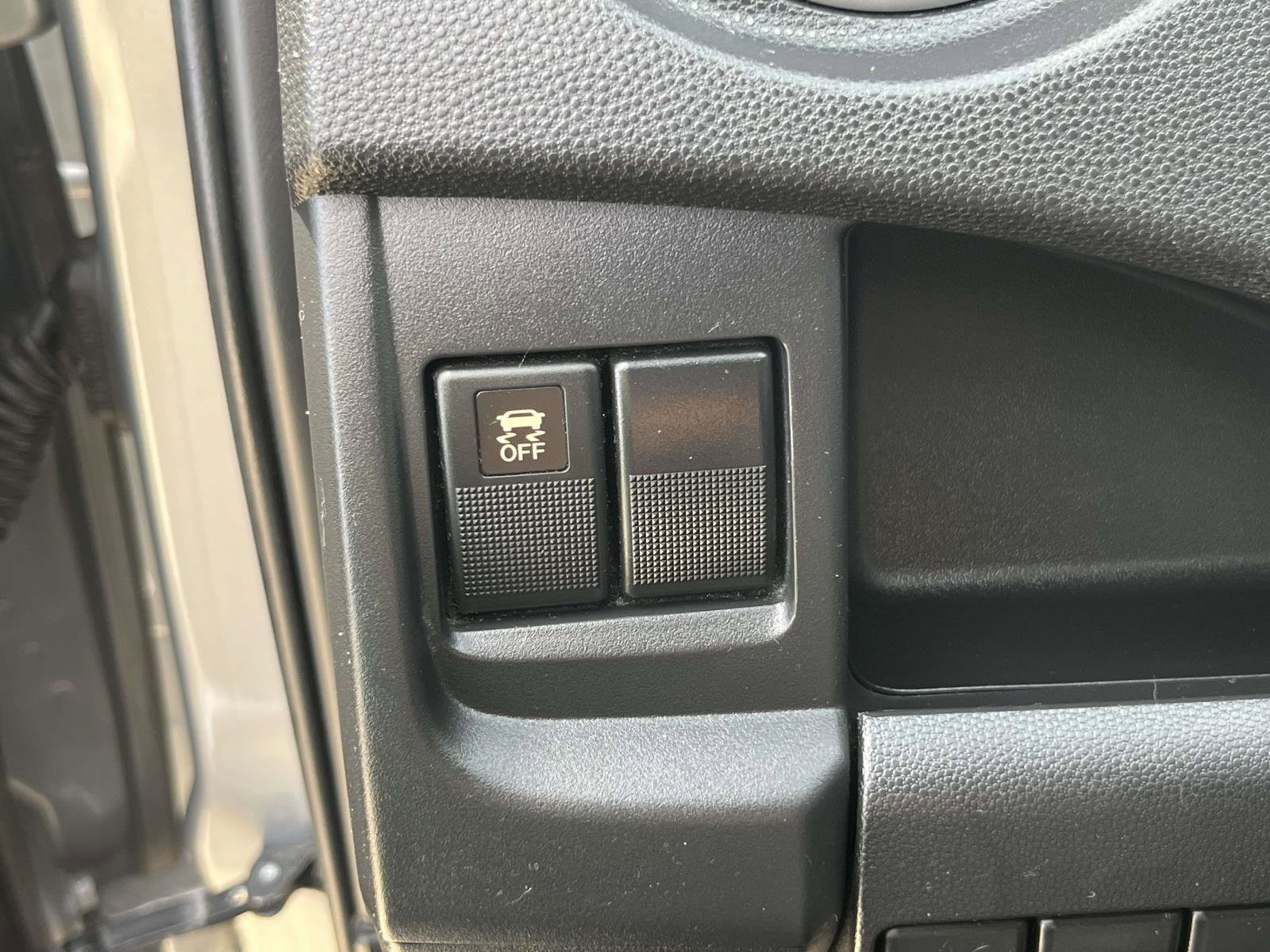 Used 2012 MAZDA MAZDA5 Sport image 14