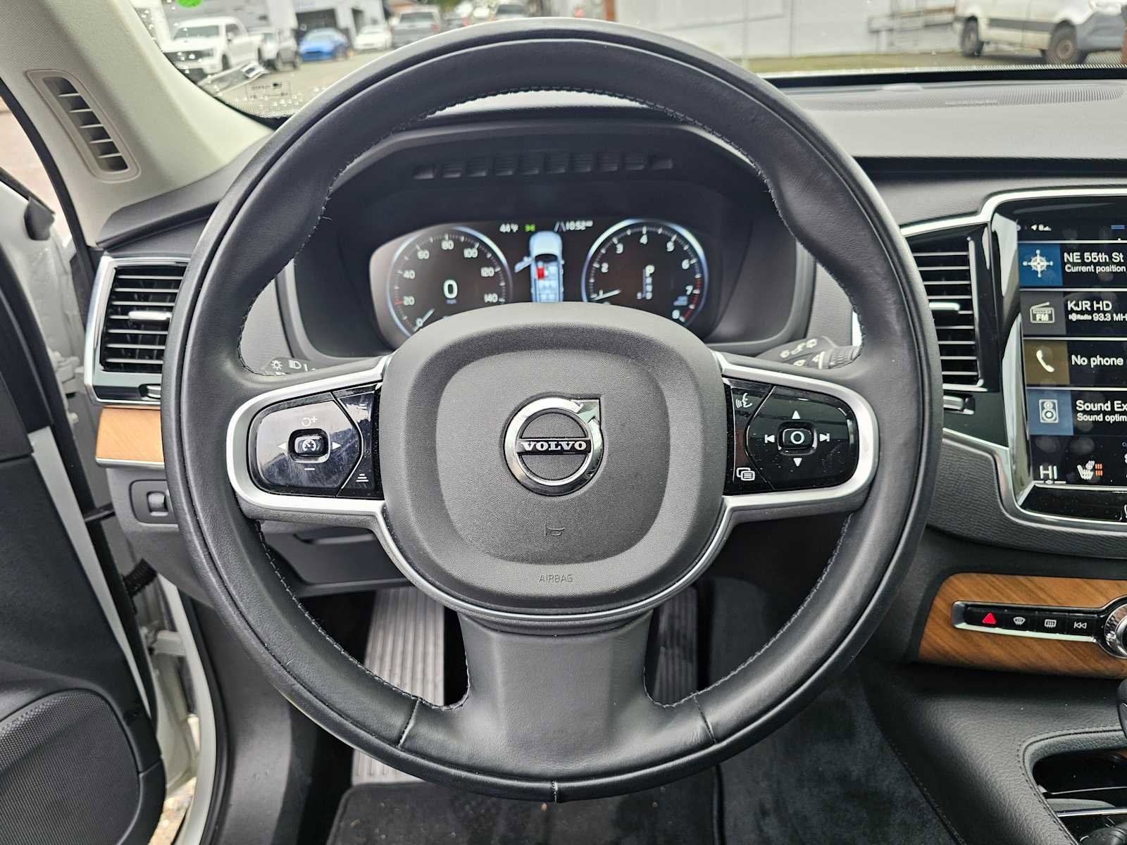 Used 2022 Volvo XC90 T6 Momentum w/ Advanced Package AWD/4WD image 26