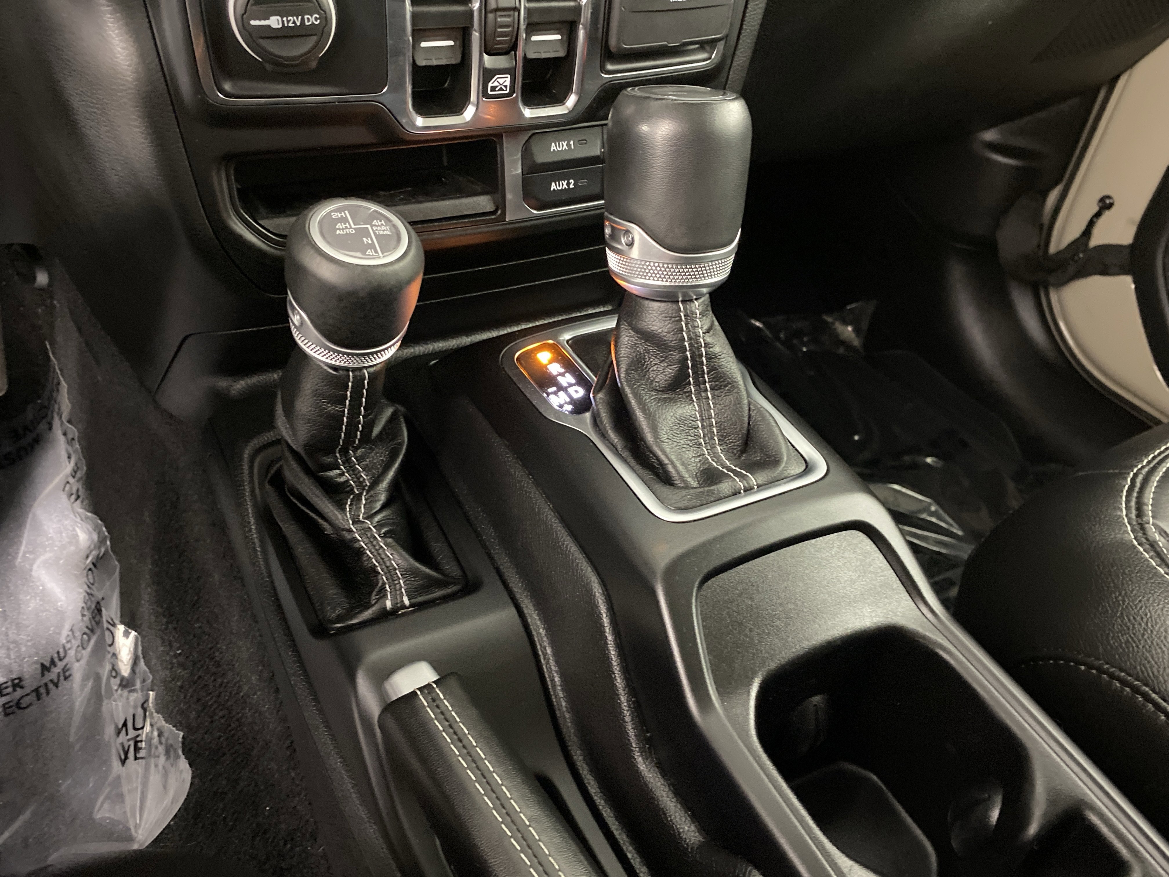 Used 2022 Jeep Wrangler Unlimited Sahara w/ Cold Weather Group image 32