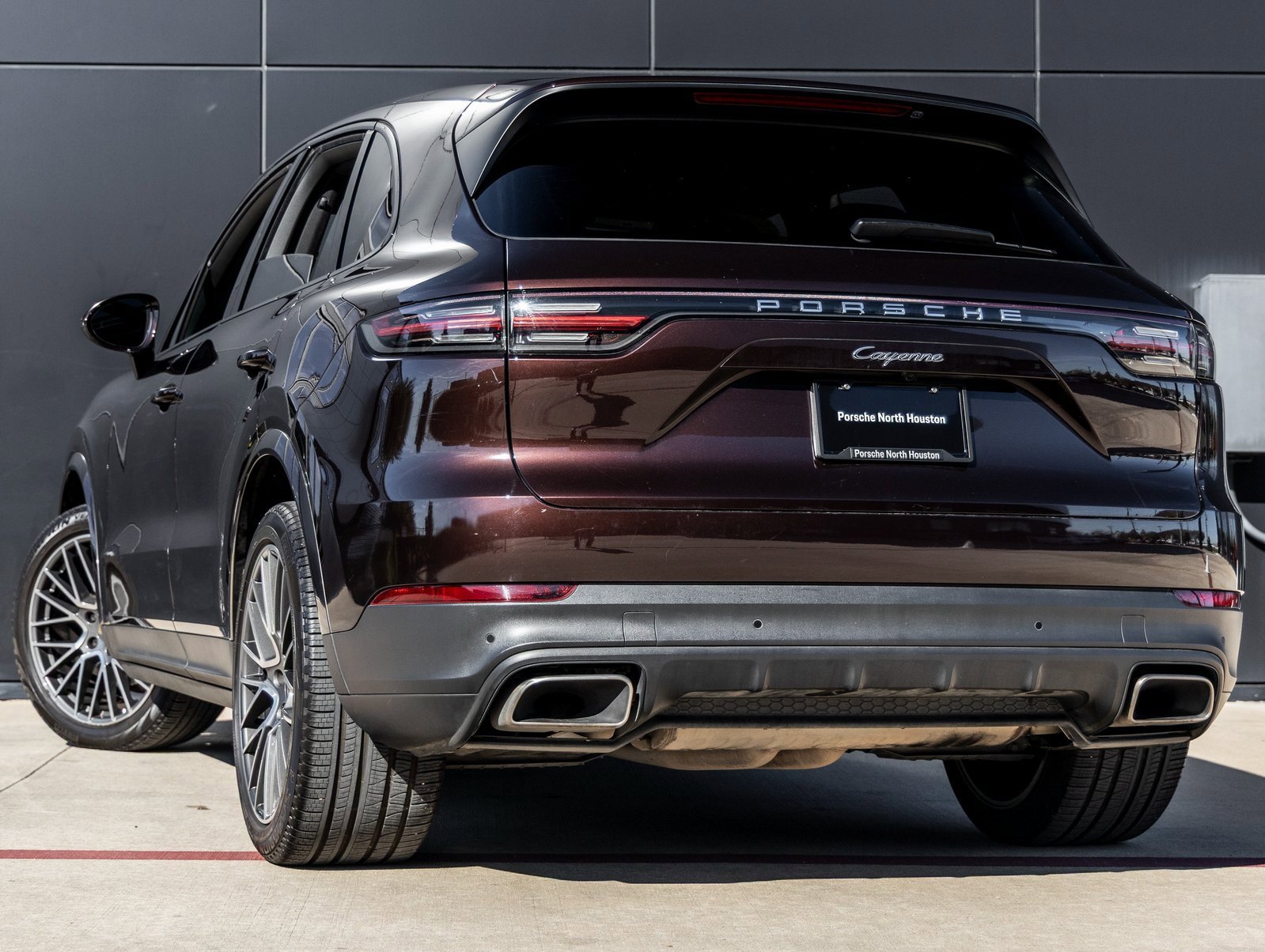Used 2020 Porsche Cayenne image 3