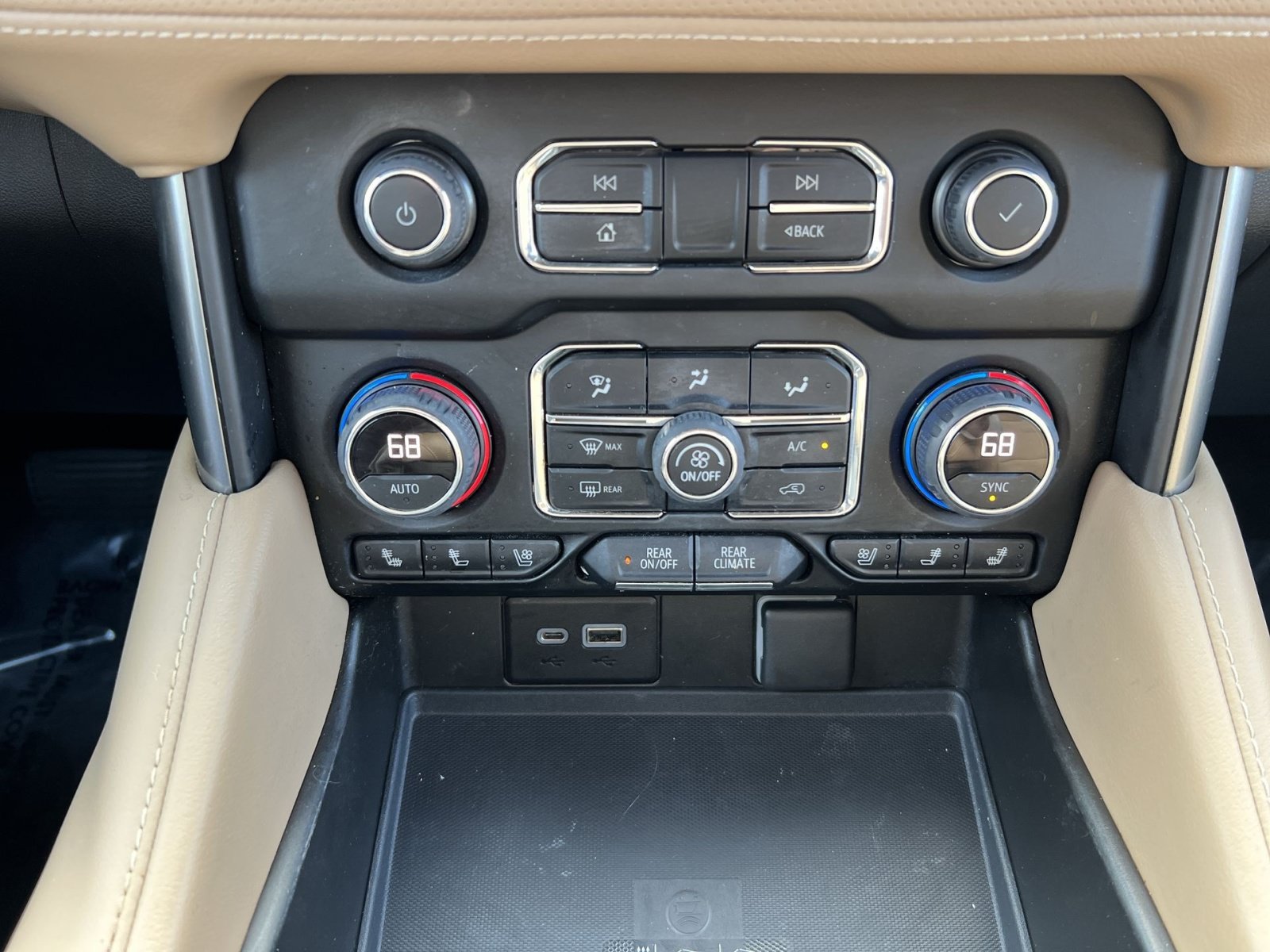 Used 2021 Chevrolet Tahoe Premier AWD/4WD image 21