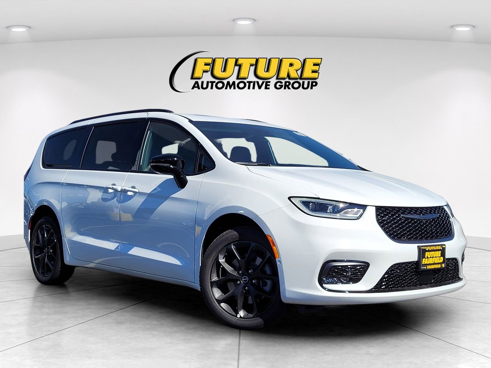 New 2026 Chrysler Pacifica Limited w/ S Appearance Package image 1